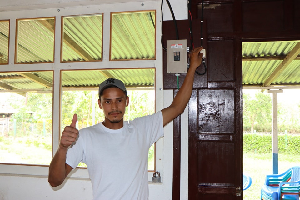 Energía eléctrica llega a San Miguel de Kininowas en San José de Bocay