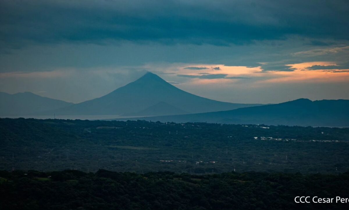 El fascinante mundo de los volcanes en el país Managua. Radio La Primerísima