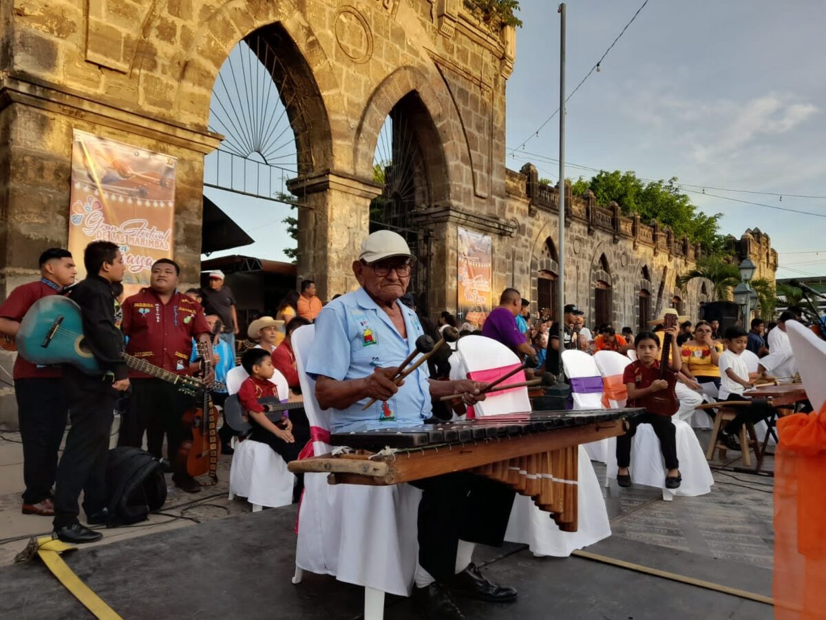 Premian a ganadores del festival de marimbas en Masaya Radio La
