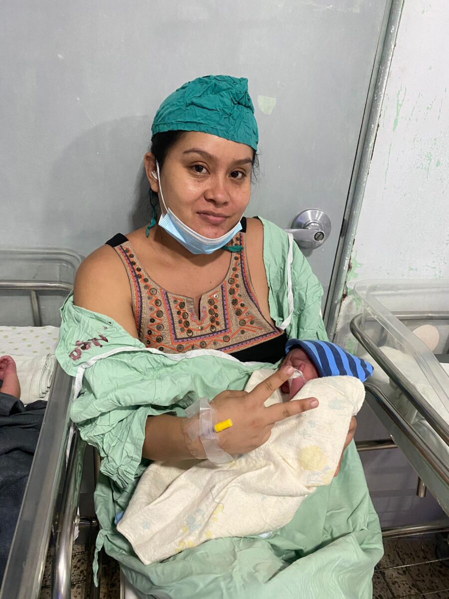 Mujer dio a luz en una ambulancia acuática en Ometepe - Radio La ...