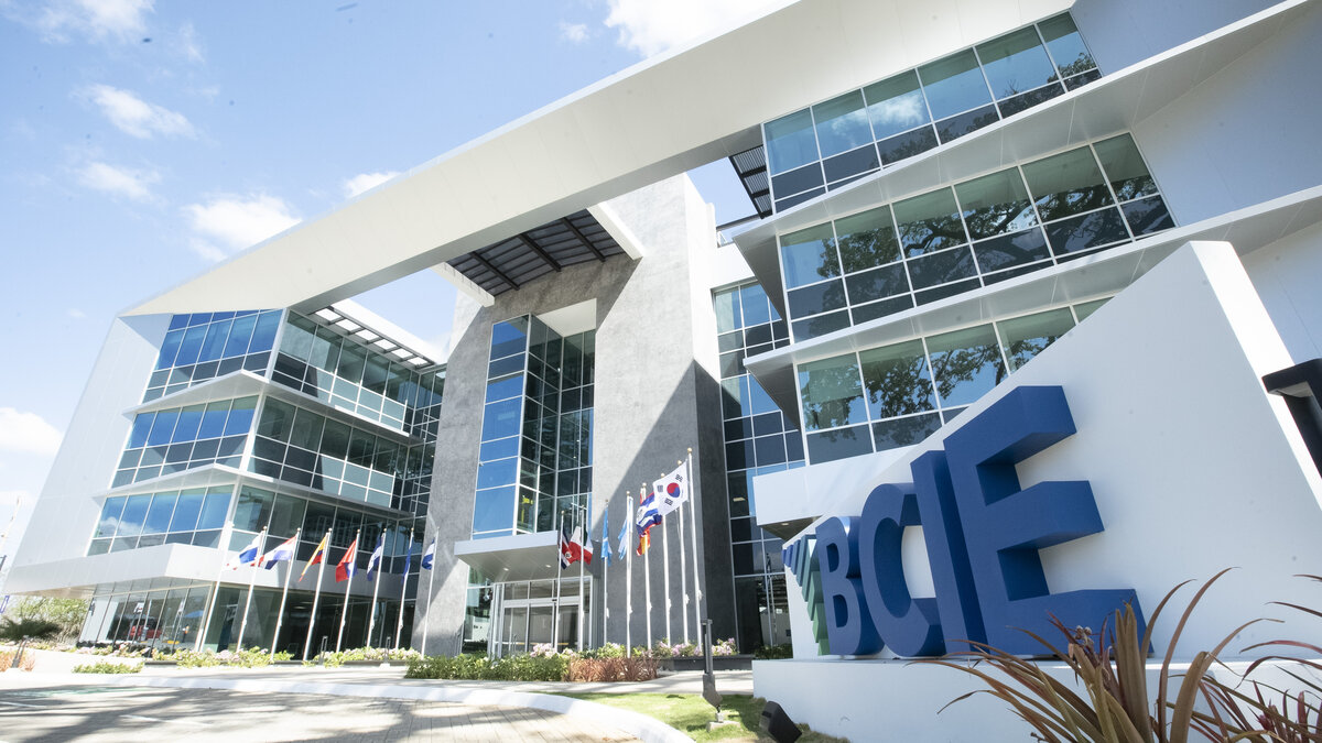 Banco Central termina de pagar préstamo BCIE Managua. Consejo de Comunicación y Ciudadanía.