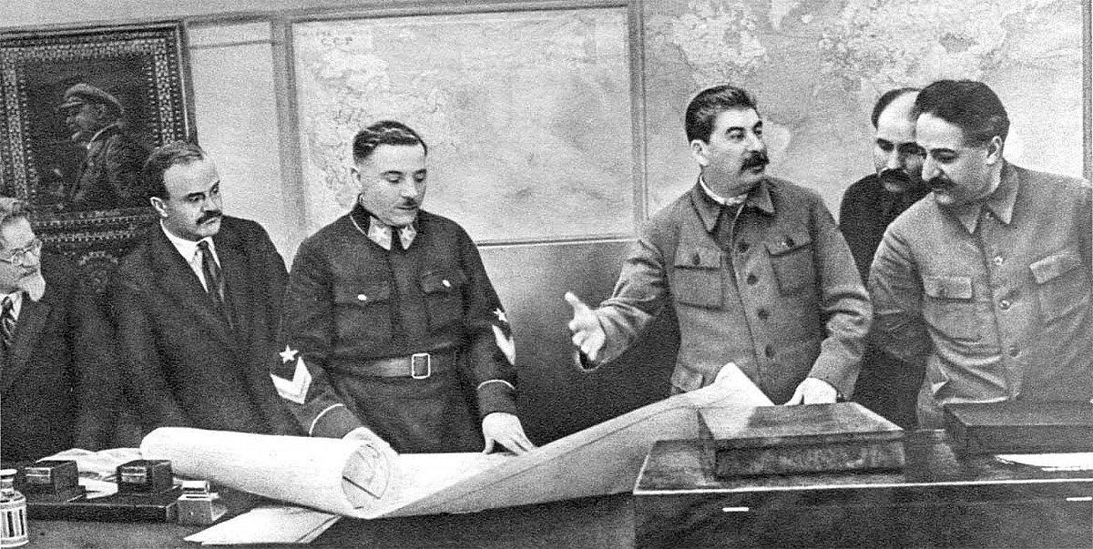Stalin venció a Hitler y al feroz imperio japonés Moscú. Por Anatoly Koshkin, Portal analítico "Fundación Cultura Estratégica".
