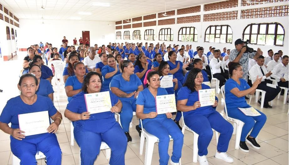 Casi 700 reos se gradúan en centros penales Managua. Consejo de Comunicación y Ciudadanía