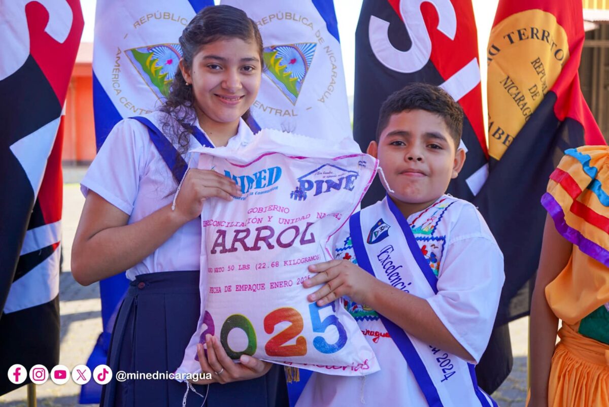 MINED empieza a distribuir merienda escolar Managua. Radio La Primerísima
